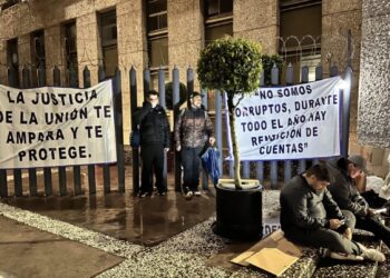 Inician trabajadores suspensión indefinida de labores en el Poder Judicial