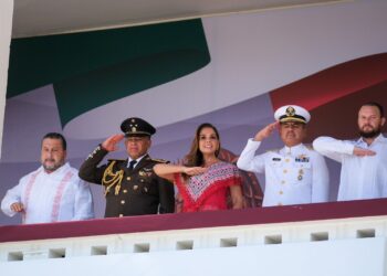 Conmemora Mara Lezama con el pueblo la Independencia con desfile cívico militar del 16 de Septiembre
