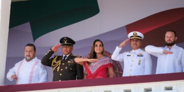 Conmemora Mara Lezama con el pueblo la Independencia con desfile cívico militar del 16 de Septiembre