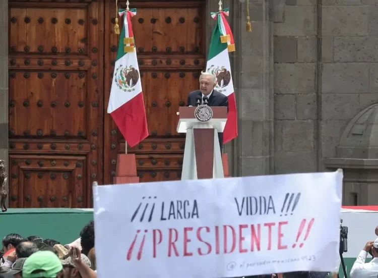 Es indispensable seguir luchando por construir una patria nueva, señala AMLO