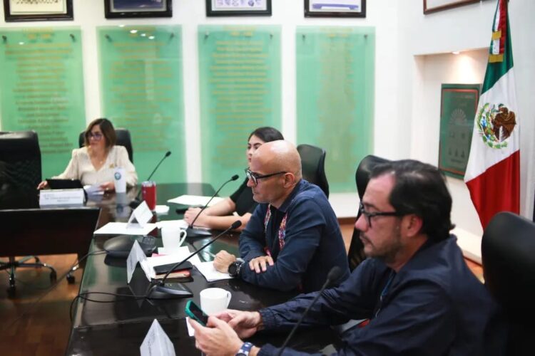 Hugo Alday celebra aprobación de la Ley de Juicio Político en Quintana Roo