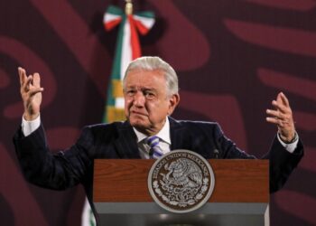 AMLO condena pretensión de jueces para detener debate de reforma judicial