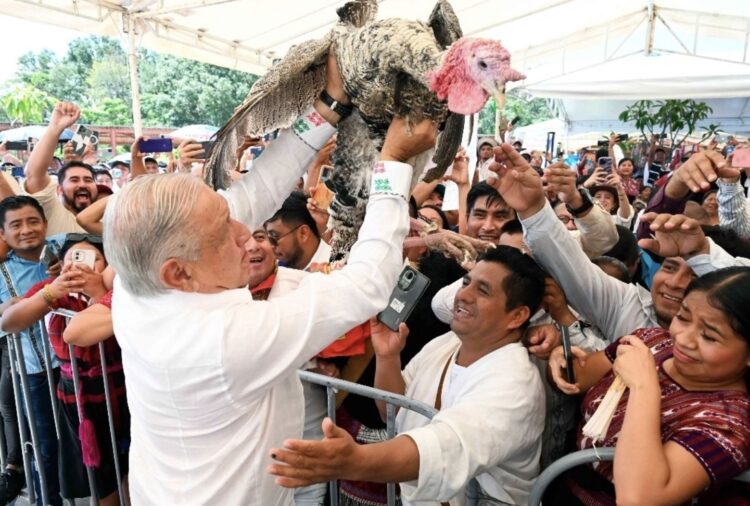 Cierro un ciclo, el motor está bien, pero la carrocería ya no, dice AMLO