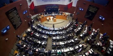 Senado aprueba paso de la GN a Sedena; turnan minuta a congresos estatales