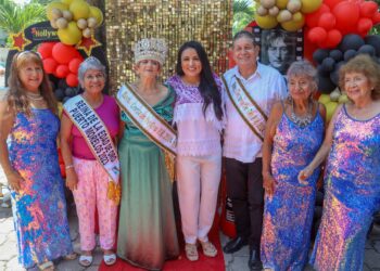 Blanca Merari celebra con abuelitos el XV Aniversario de la Casa del Adulto Mayor de Puerto Morelos
