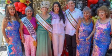 Blanca Merari celebra con abuelitos el XV Aniversario de la Casa del Adulto Mayor de Puerto Morelos
