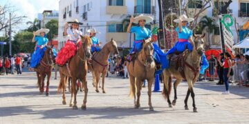 Invitan a presenciar y participar en desfile cívico-militar del 16 de septiembre en Playa del Carmen