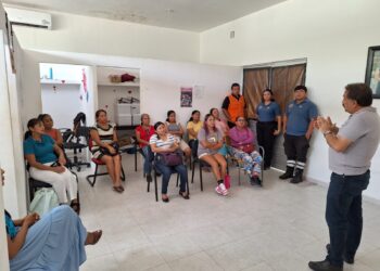 Capacitan a emprendedores de Puerto Morelos en materia de protección civil