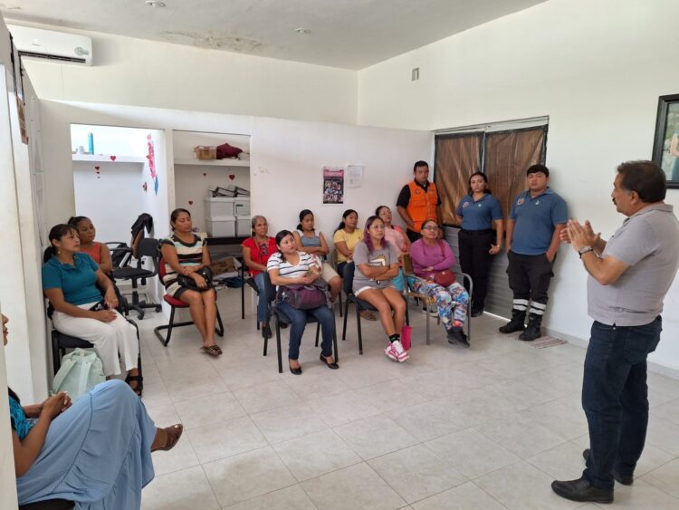 Capacitan a emprendedores de Puerto Morelos en materia de protección civil