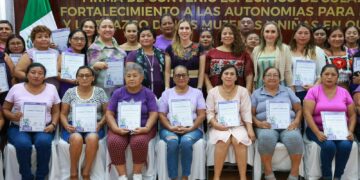 Celebra gobierno de Isla Mujeres convenio con el IQM para fortalecer empoderamiento de isleñas