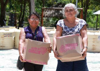 Entrega gobierno de Atenea Gómez cerca de 300 apoyos en la comunidad de Francisco May