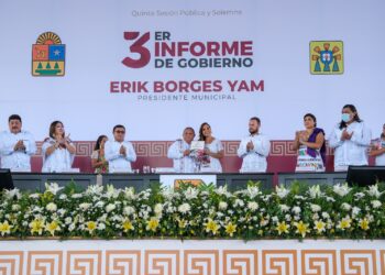 Mara Lezama acompaña a Erik Borges Yam en su Tercer Informe de Gobierno en José María Morelos