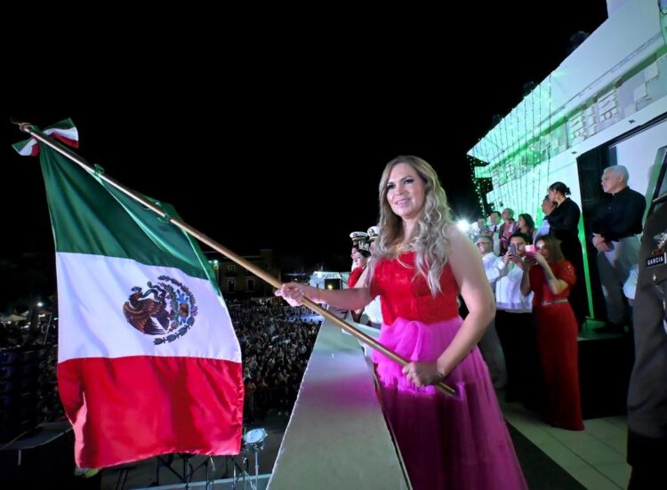 Realizaron miles de solidarenses el tradicional grito de independencia