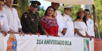 Desfilan en Puerto Morelos y Leona Vicario para conmemorar Independencia de México