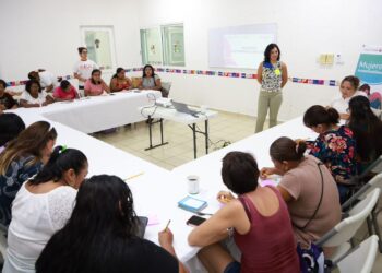 Promueve gobierno de Isla Mujeres cultura ambiental entre las mujeres de Zona Continental