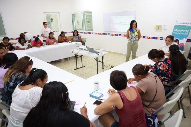 Promueve gobierno de Isla Mujeres cultura ambiental entre las mujeres de Zona Continental
