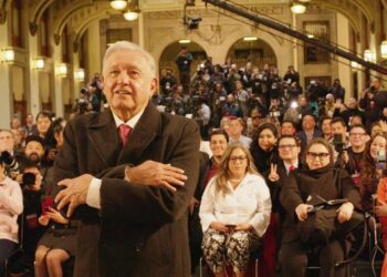 Fin inédito de AMLO y altas expectativas con Claudia