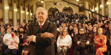 Fin inédito de AMLO y altas expectativas con Claudia