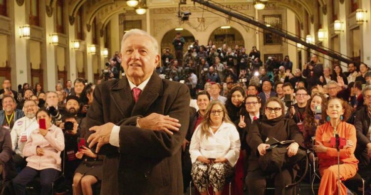 Fin inédito de AMLO y altas expectativas con Claudia