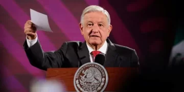 Personas favorecidas por corrupción, quienes se oponen a reforma judicial, asegura AMLO