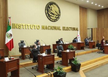 Comisión del INE rechaza aval a reformas para relección de Alejandro Moreno