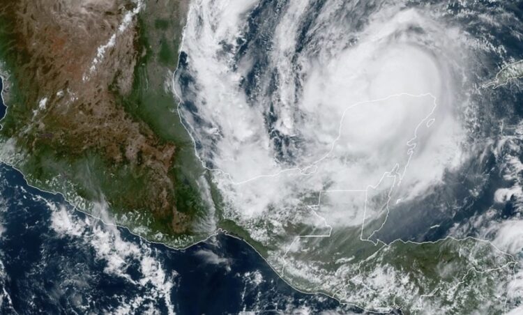 Emiten alerta amarilla en Quintana Roo por arribo de la tormenta tropical Helene