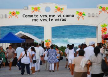 Realiza gobierno de Isla Mujeres Convivencia con las Ánimas en el Panteón de La Gloria