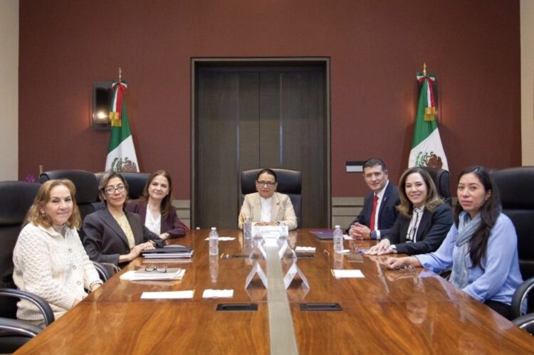 Rosa Icela Rodríguez se reúne con comisionados del Inai