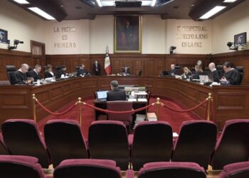 Renuncia de ministros de la Corte, para acceder al haber de retiro, señala Morena