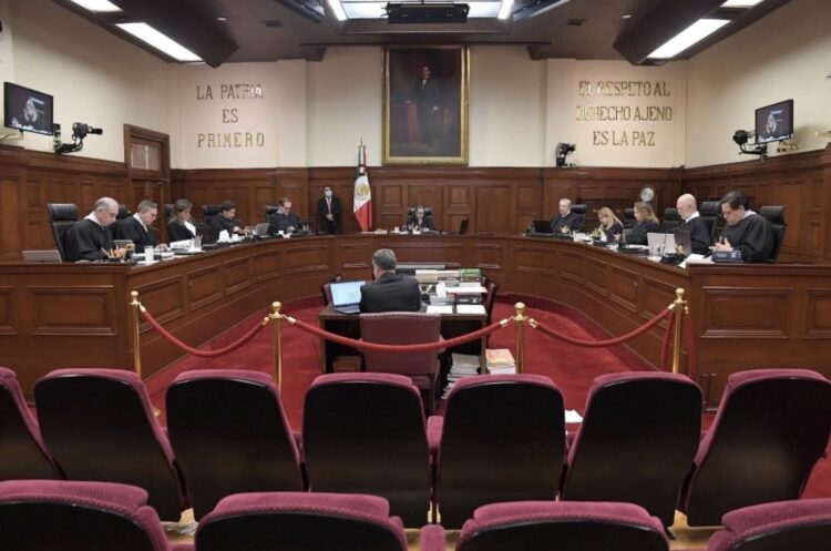 Renuncia de ministros de la Corte, para acceder al haber de retiro, señala Morena