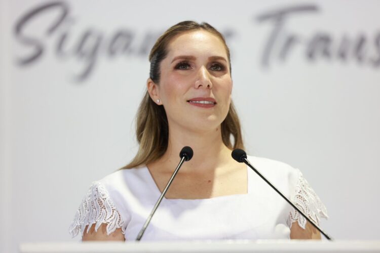 Refrenda Atenea Gómez su compromiso con las familias de Ciudad Mujeres