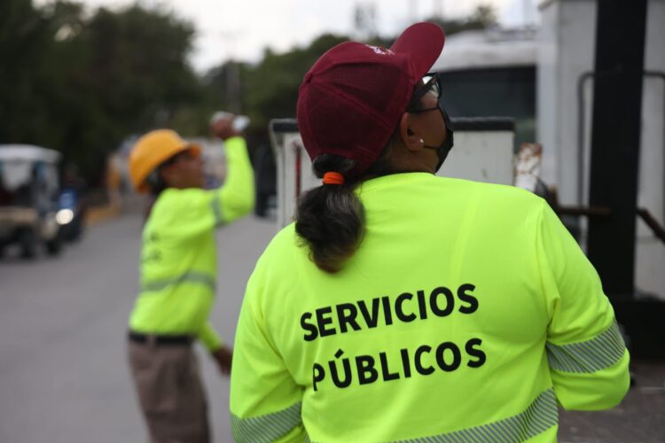 Atiende gobierno municipal de Isla Mujeres reportes de servicios públicos