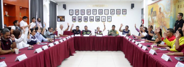 Ana Paty Peralta trabaja en acciones preventivas por huracán "Milton"