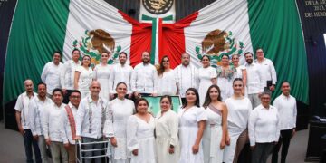Conmemoran 50 Aniversario de Quintana Roo con Sesión Solemne