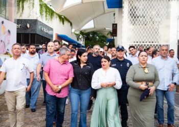 Estefanía Mercado hace equipo con empresariado por la Quinta Avenida