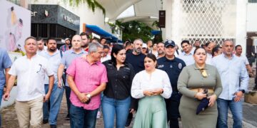Estefanía Mercado hace equipo con empresariado por la Quinta Avenida