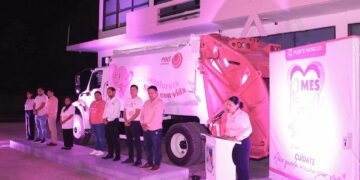 Ponen en marcha el “Carrito Rosa” y encendido de luces del Palacio Municipal de Puerto Morelos