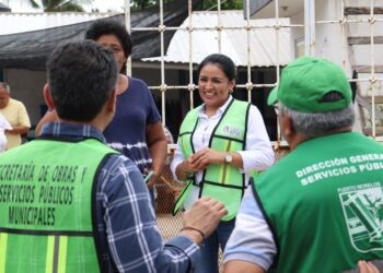 Continúa renovación del alumbrado público de Puerto Morelos