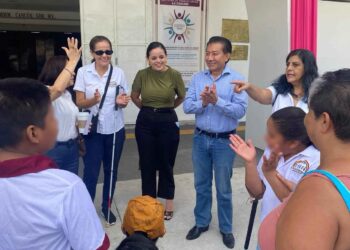 Promueve Chucho Pool apoyos para niñas y niños con discapacidad visual en Cancún