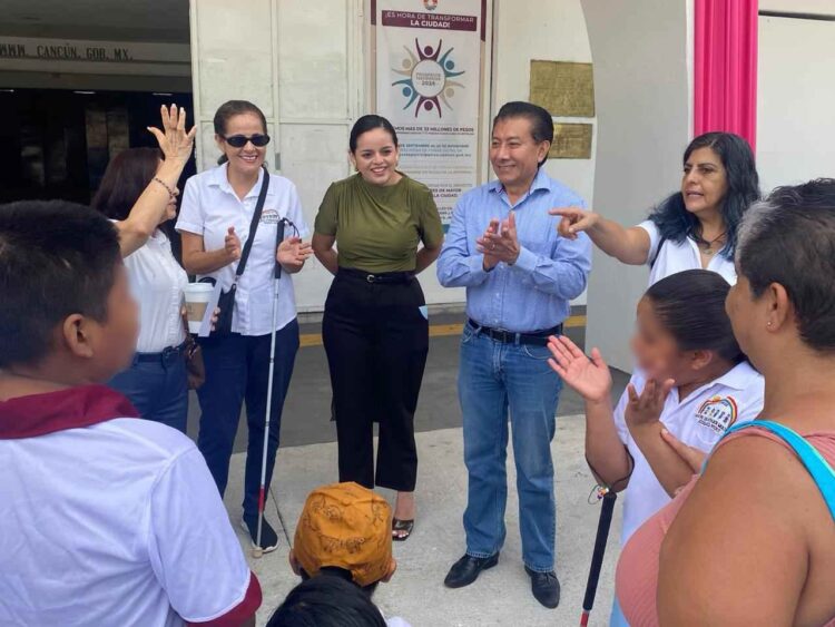 Promueve Chucho Pool apoyos para niñas y niños con discapacidad visual en Cancún