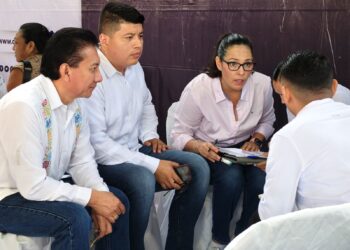 Atiende Chucho Pool a la población en la jornada ‘Cancún Nos Une’