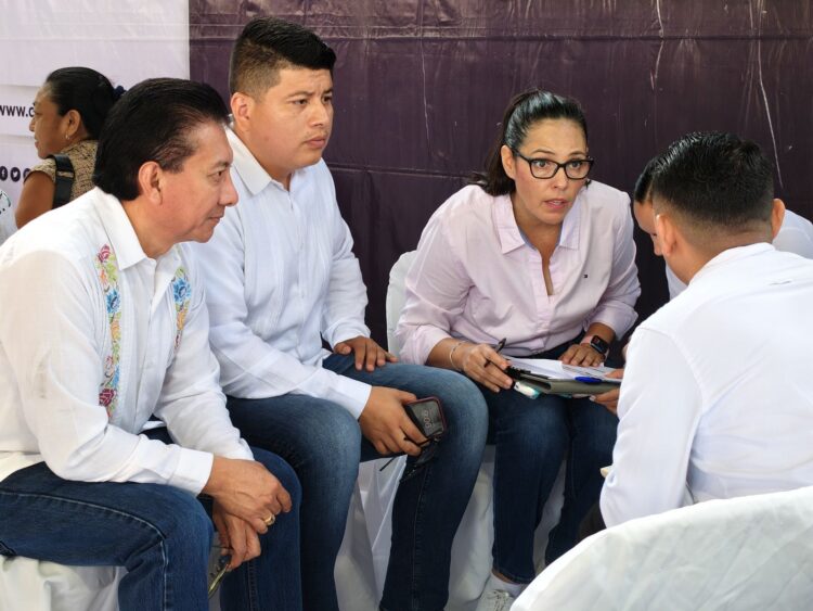 Atiende Chucho Pool a la población en la jornada ‘Cancún Nos Une’