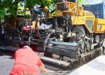 Avanza construcción y pavimentación de calles en colonia La Fe en Puerto Morelos