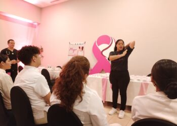 Lleva el IMM a hoteles de Puerto Morelos la campaña de prevención del cáncer de mama