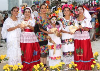 Invita Ana Paty Peralta a cancunenses a sumarse a IV festival "Hanal Pixán"