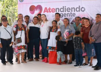 Atenea Gómez arranca programa ‘Atendiendo a la Gente’ en la Zona Continental