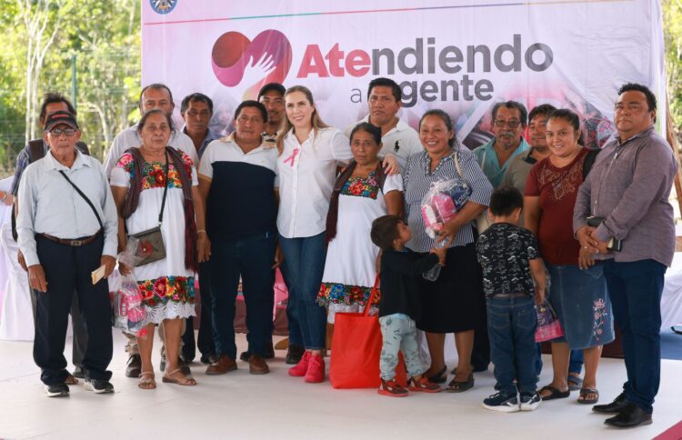 Atenea Gómez arranca programa ‘Atendiendo a la Gente’ en la Zona Continental
