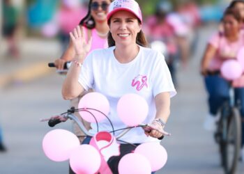 Isleñas de Zona Continental se unen contra el cáncer de mama en Rodada Rosa