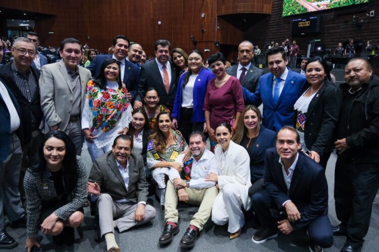 Blanca Merari asiste a Cámara Diputados por 50 Aniversario de Quintana Roo