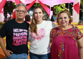 Se unen isleñas para apoyar a pacientes de cáncer de mama en la Feria Rosa